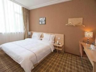 Super 8 Ningxia Road Hotel Qingdao Exterior photo